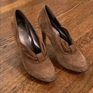 Nine West Taupe Suede Pumps